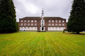 Garden - OYO Hotel at Derby Conference Centre (Derby)