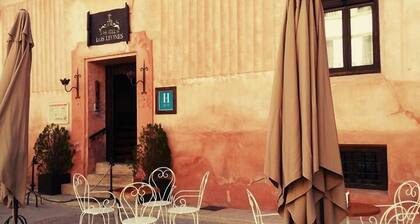 Hotel los Leones