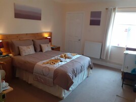 Double Room, Ensuite, Park View (Room 2)