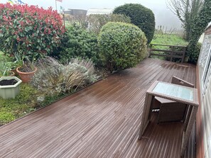 Trailer clássico, banheiro privativo, vista para o pátio | Jardim