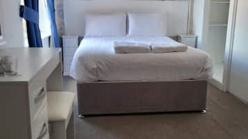 Double Room, Ensuite | Free WiFi, bed sheets