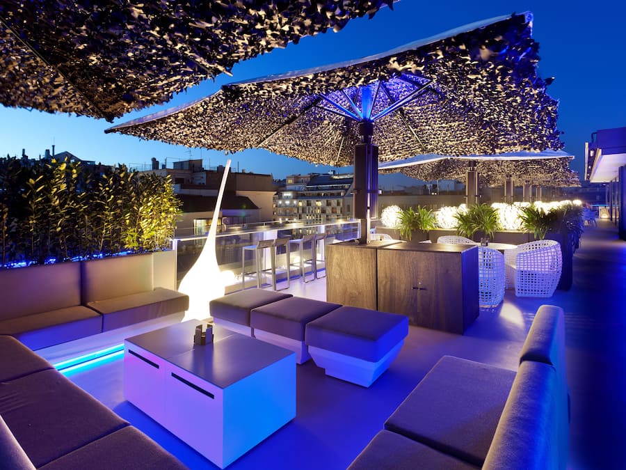 Poolside bar