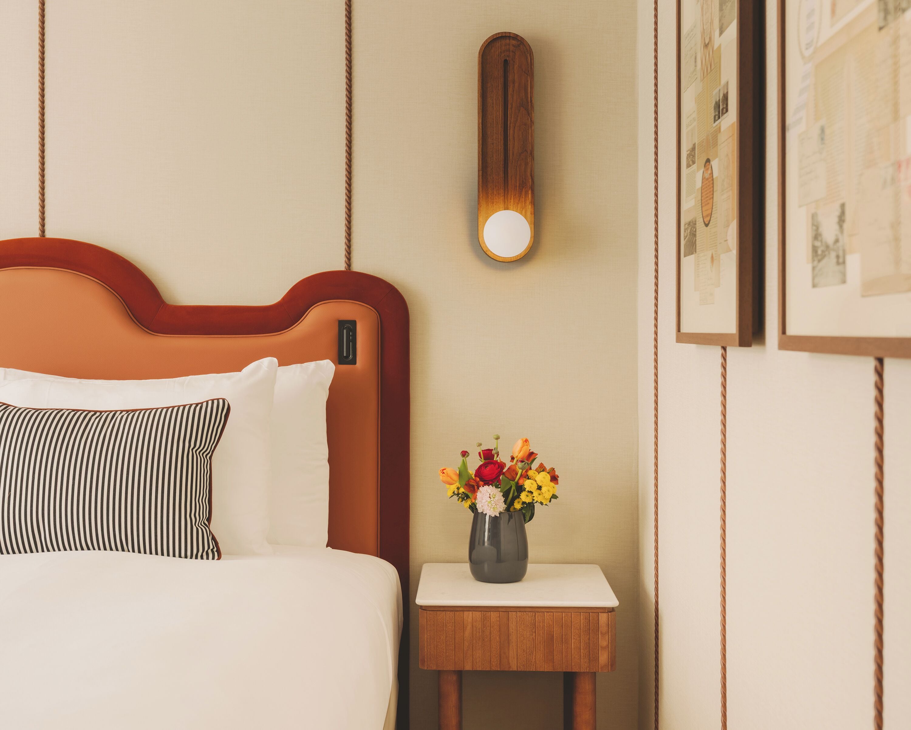 Frigobar, cofres nos quartos, quartos à prova de som