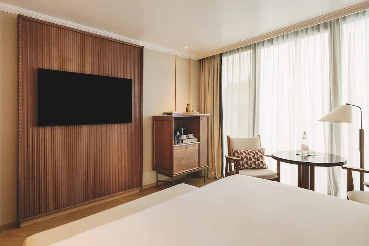 Minibar, coffres-forts dans les chambres, chambres insonorisées