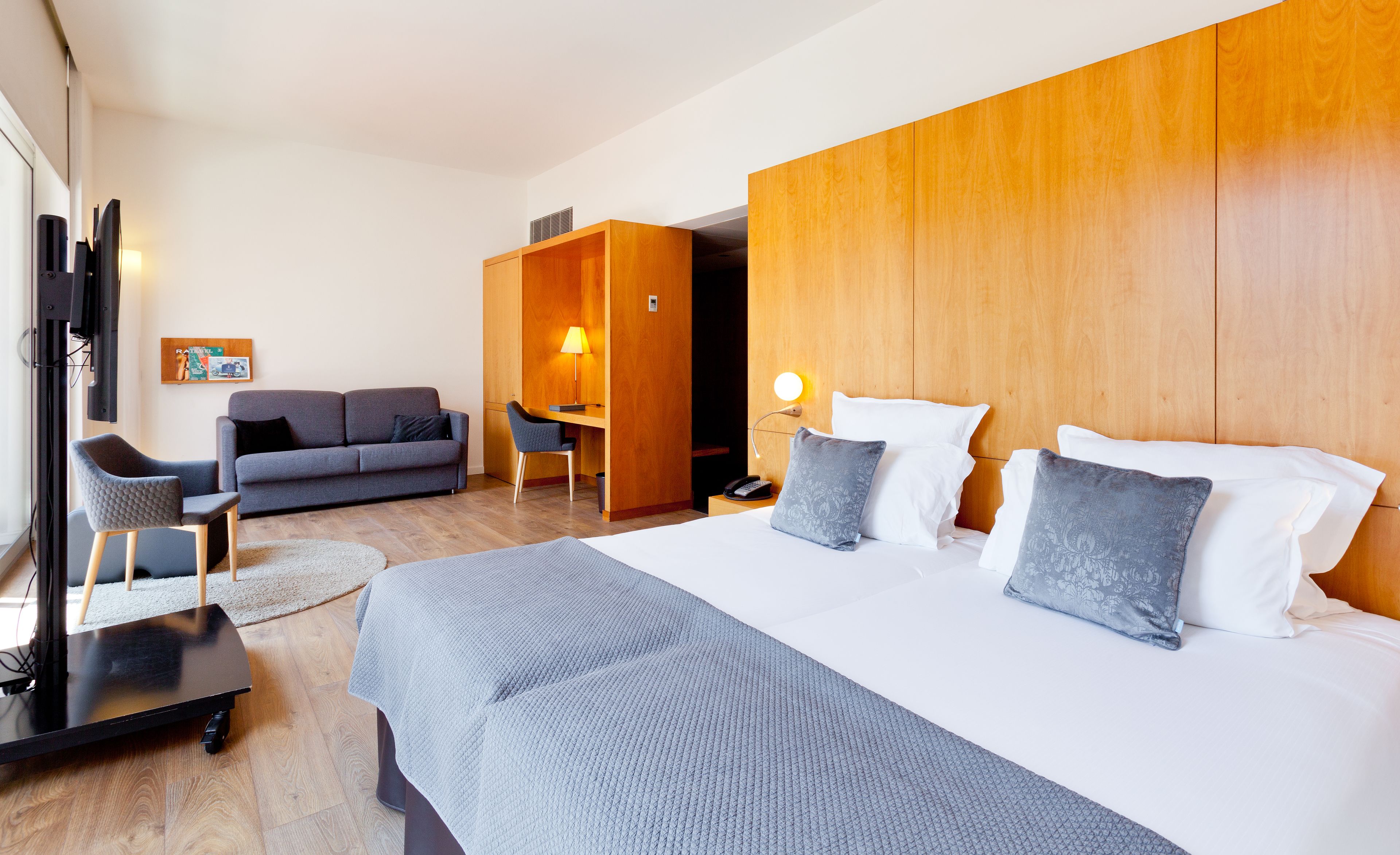 Minibar, in-room safe, soundproofing, iron/ironing board