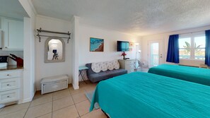 1 bedroom, free WiFi, bed sheets - Studio Condo in Town, Near Beach, Shared Pool and Hot Tub (Port Aransas)