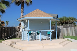 Terrace/patio - Studio Condo in Town, Near Beach, Shared Pool and Hot Tub (Port Aransas)