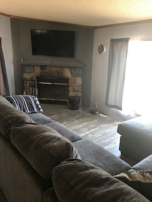 Téléviseur connecté, foyer, jeux vidéo, imprimante