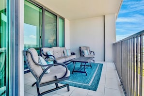 Terrace/patio - Phoenix IX (9) 1110 | Orange Beach, AL | Oversized and Affordable (Orange Beach)