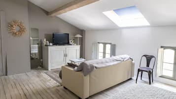 Habitación cuádruple, baño privado (Côté Parc) | Salón