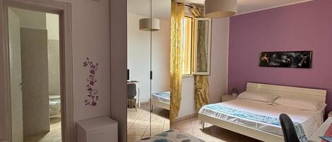 Triple Room | Down comforters, memory foam beds, minibar, desk