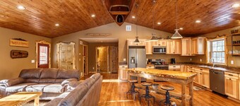 *** La belle cabine 5BR Whitetail Ridge-Luxury, à quelques minutes du centre-ville ***