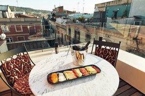Deluxe Room with Terrace | Terraza o patio