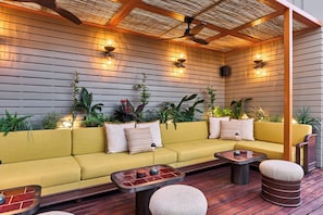 Outdoor dining - Hotel España Ocean Drive (Barcelona)