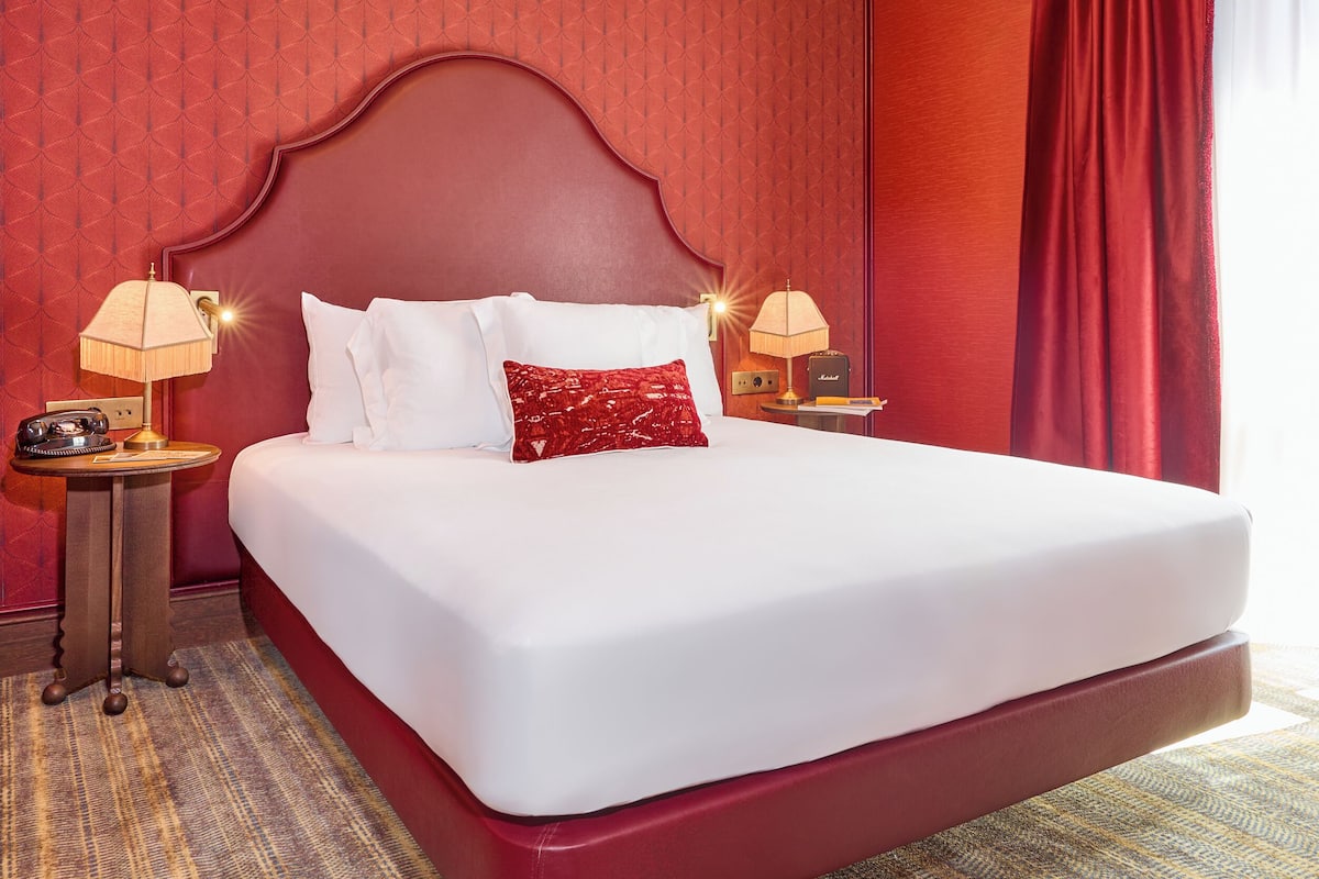 Boutique Room | Down duvets, Select Comfort beds, minibar, in-room safe