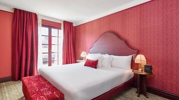 Suite, Terrace | Down comforters, Select Comfort beds, minibar, in-room safe