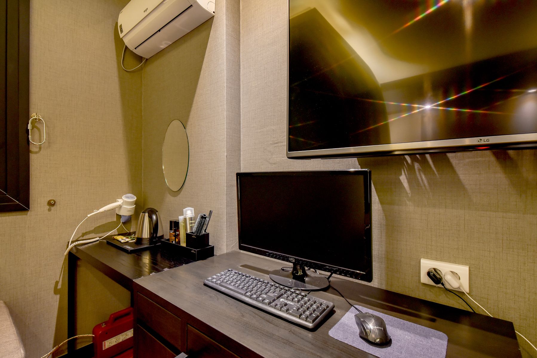 standard room (a) | room amenity