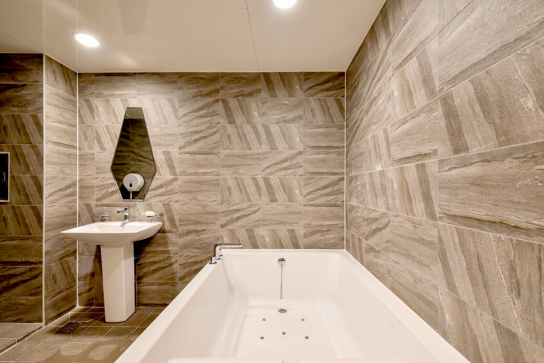 vip twin | bathroom | separate bathtub and shower, jetted bath, free toiletries, hair dryer
