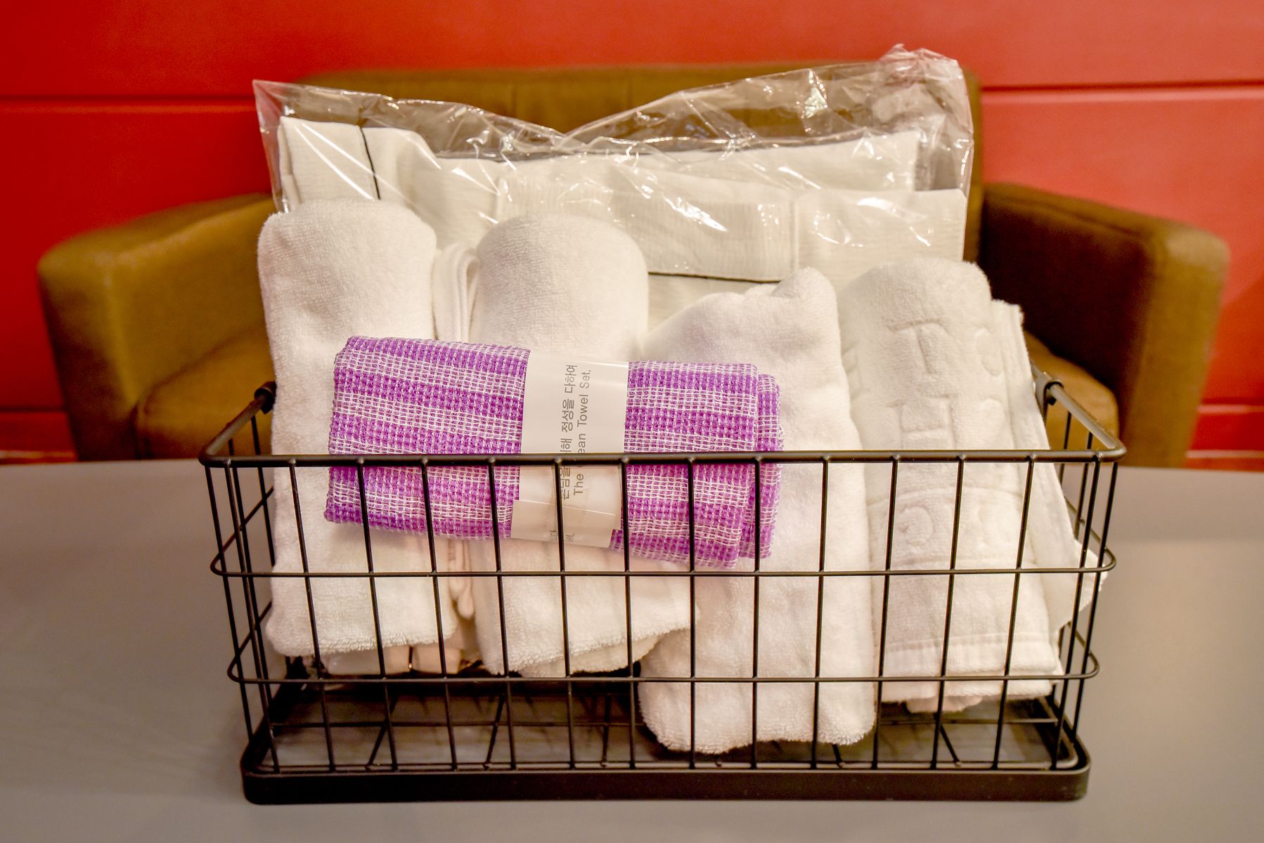 separate bathtub and shower, jetted bath, free toiletries, hair dryer