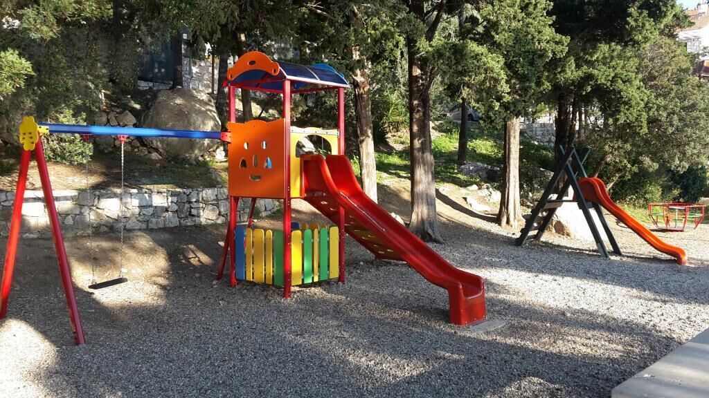 Children's play area - outdoor