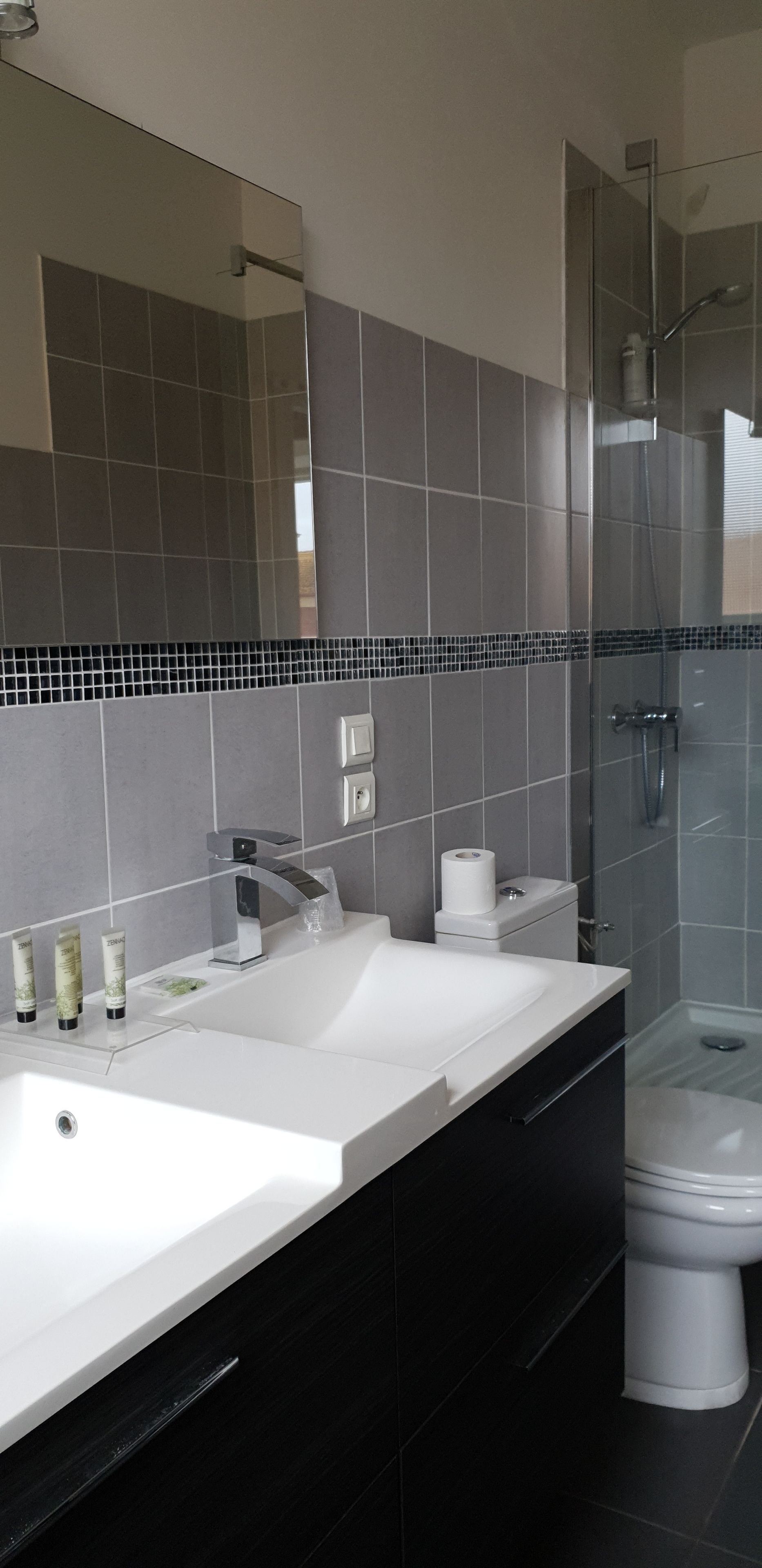 double room | bathroom | free toiletries, hair dryer, towels