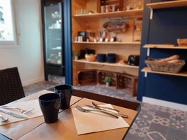 Daily buffet breakfast for a fee