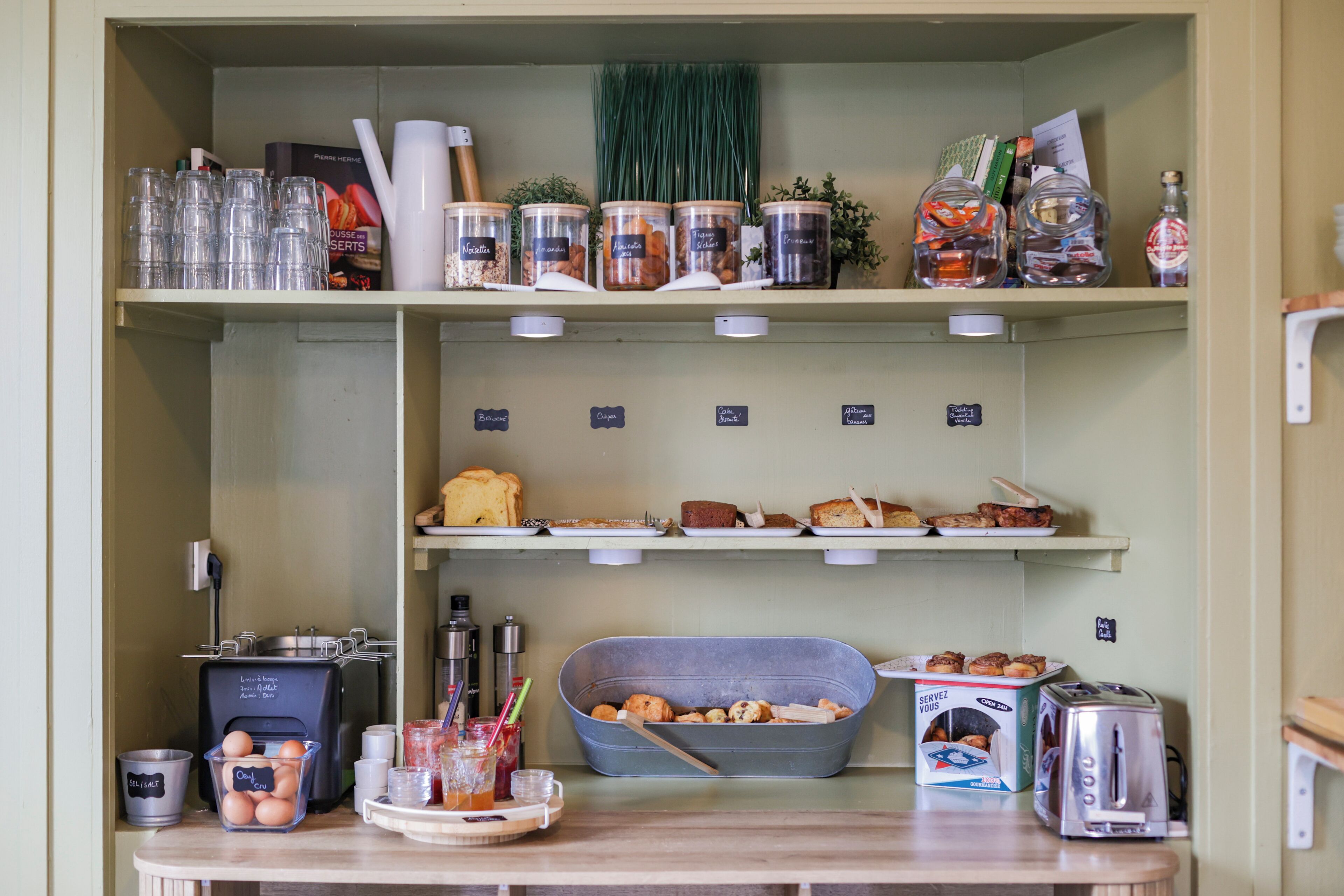 Petit déjeuner buffet servi tous les jours en supplément