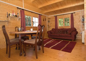 Traditional Chalet, 2 Bedrooms, Garden View, Garden Area | In-room dining