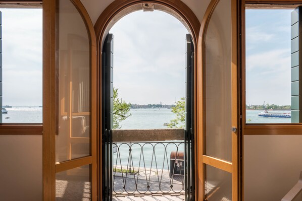 Appartement, 2 chambres, cuisine, en front de mer | Vue de la chambre