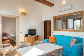 Apartment, 2 Bedrooms, Kitchen, Oceanfront | In-room dining - Ca' Nicoletto (Venice)