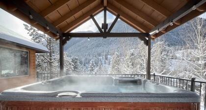 Grandview 3BR Mountain Cabin w/ Hot Tub & EV