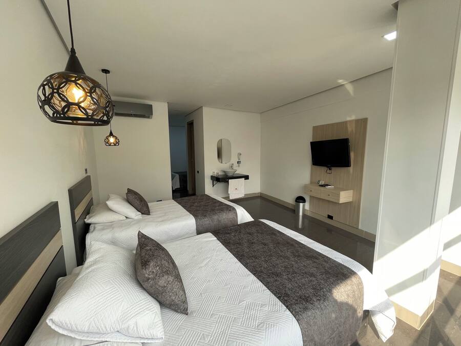 Standard Twin Room | In-room safe, desk, iron/ironing board, free WiFi