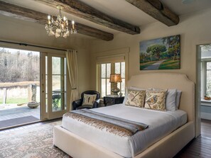 2 bedrooms, iron/ironing board, Internet, bed sheets - Orcas Island, Crescent Beach Cottage #252 (Orcas Island)