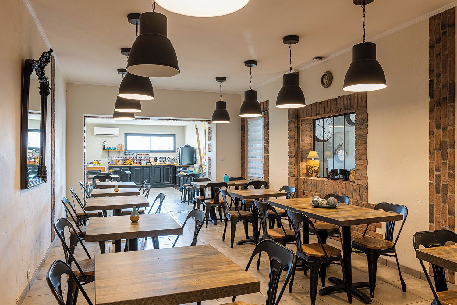 breakfast, lunch, dinner served; french cuisine