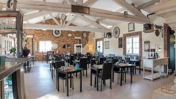 Frühstück, Mittagessen, Abendessen, französische Küche