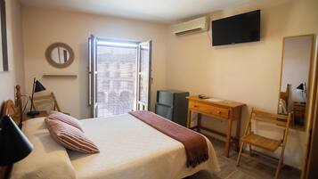 Comfort Double Room | Memory-foam beds, desk, free WiFi