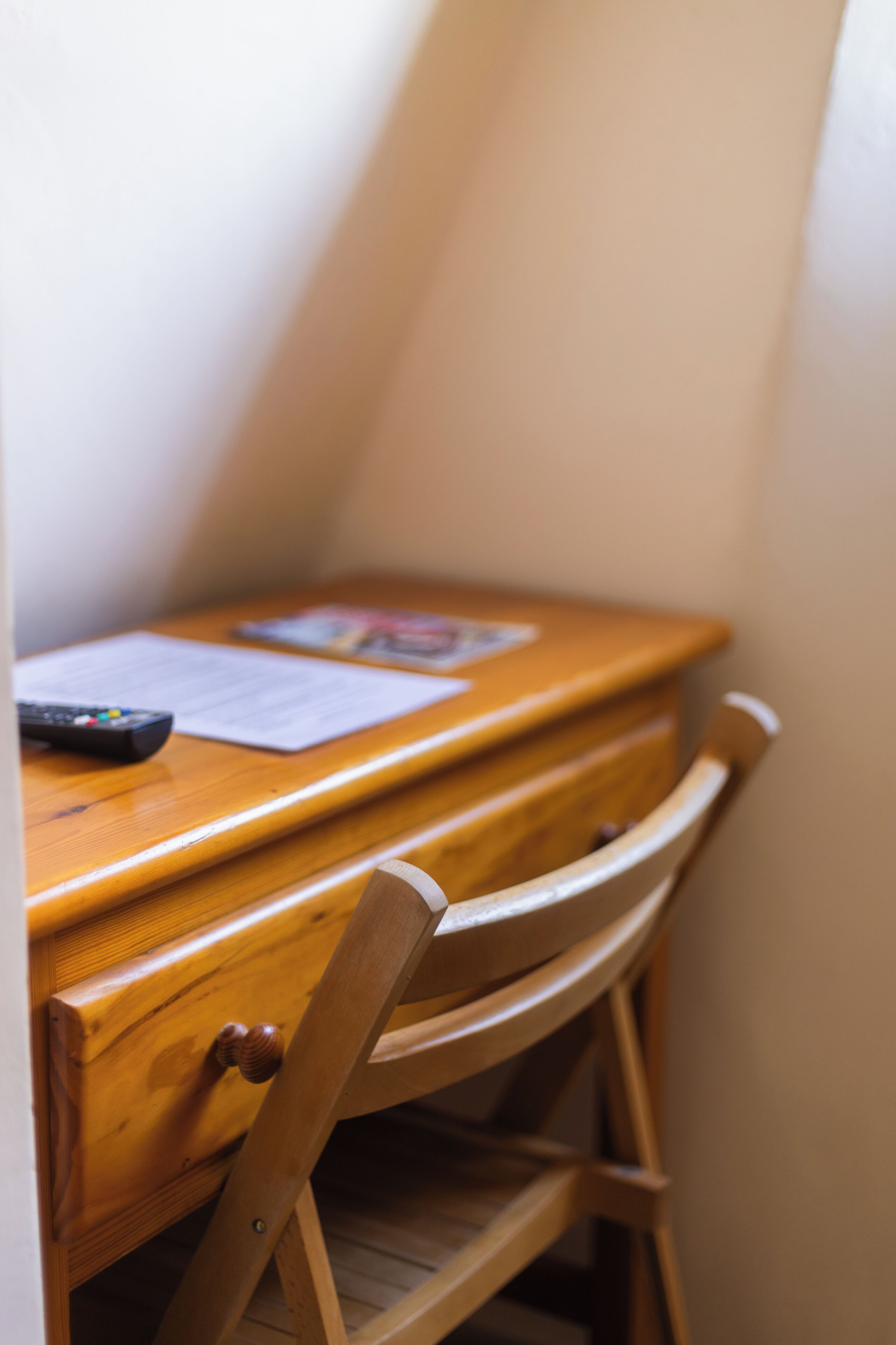 Habitación Confort | Colchones viscoelásticos, escritorio, wifi gratis