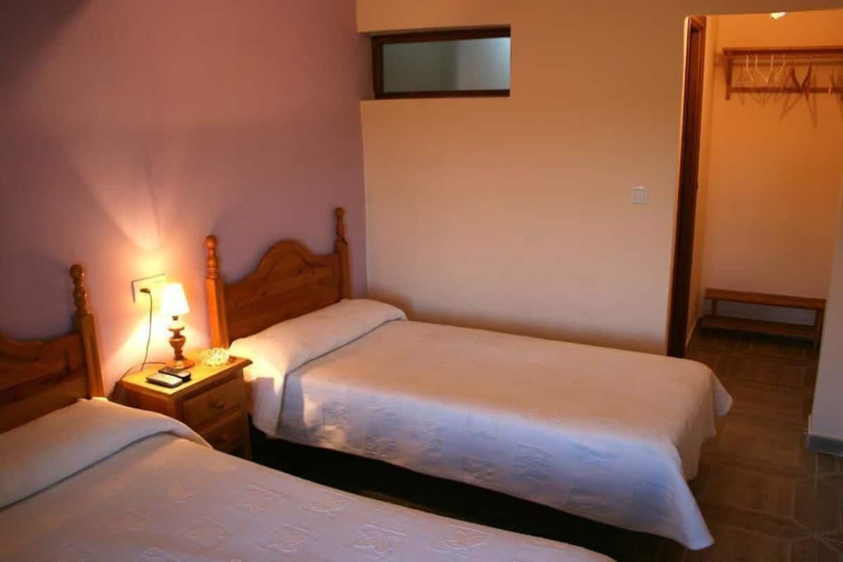 Nệm cao su hoạt tính (memory foam), bàn 