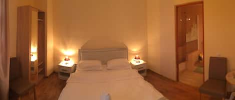Basic Triple Room | Desk, iron/ironing board, free WiFi