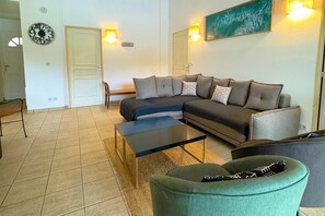 Villa Collection Confort Forêt 4 pièces 8 personnes | Aire de séjour | Téléviseur à écran plat, foyer