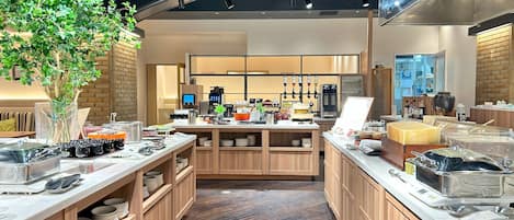 4 restaurants servant le petit déjeuner, spécialités Cuisine chinoise