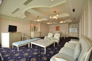 Living room - Shimonoseki Grand Hotel (Shimonoseki)
