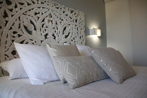 Minibar, coffres-forts dans les chambres, décoration personnalisée