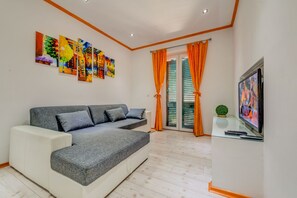 Departamento | Sala de estar | Televisión de pantalla plana