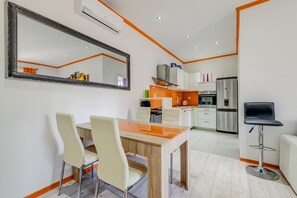Appartement | Repas dans la chambre