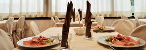 Aperto a colazione, pranzo e cena
