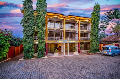 Entebbe Travelle'rs Inn