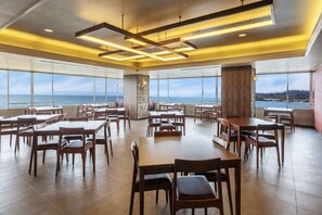 2 restaurants, breakfast served - Kamenoi Hotel Hikone (Hikone)