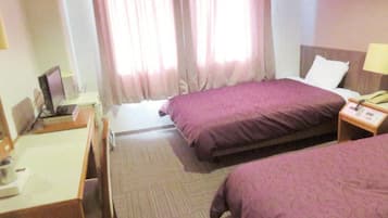 Standard Twin Room | Desk, free WiFi