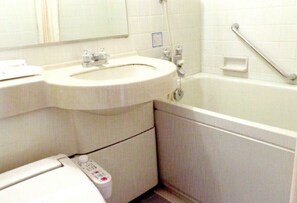Combined shower/tub, free toiletries, hair dryer, bathrobes - Hotel Itoh (Iwade)